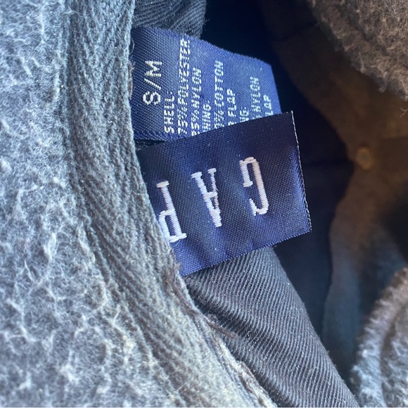 GAP winter cap/ baseball hat with ear coving - Picture 2 of 3